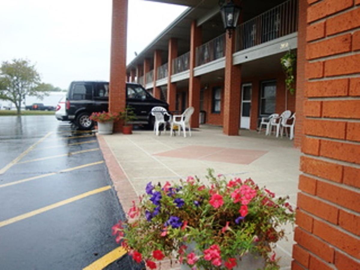 Travel Inn & Suites Frankfort Εξωτερικό φωτογραφία